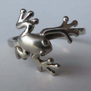 Cute Frog Solid White Gold Diamond Eyes Cocktail Ring